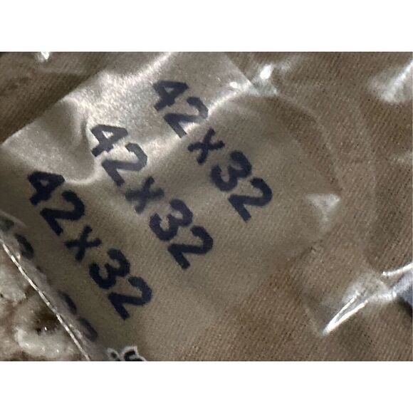 NEW WITH TAGS NEVER OPEN NEW Dockers Men's classic - Pleated, Khaki, 42 x 32 - Picture 7 of 8